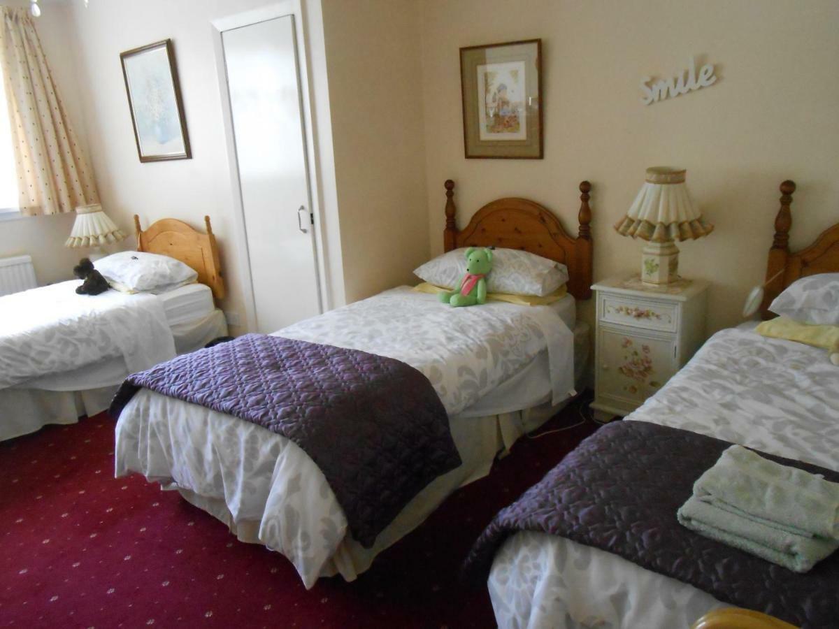 Rose Villa Bed And Breakfast ฟอร์ฟาร์ ภายนอก รูปภาพ