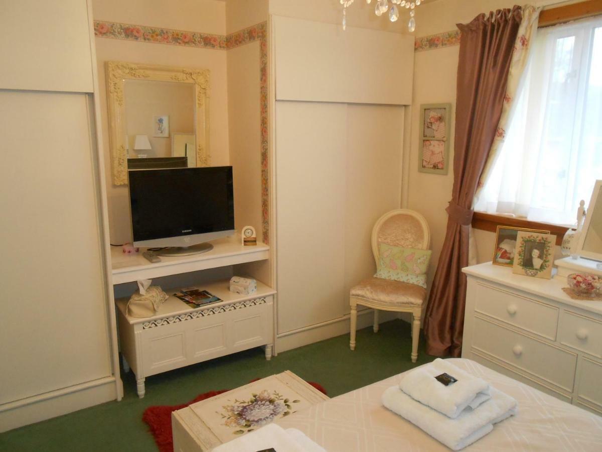 Rose Villa Bed And Breakfast ฟอร์ฟาร์ ภายนอก รูปภาพ